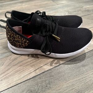 NWT women’s sneakers.